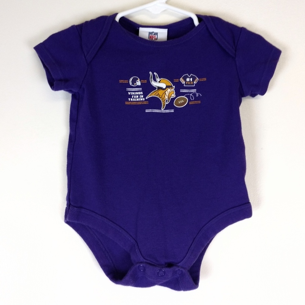 NFL Minnesota Vikings Fan In Training Onesie 3/6 Months Purple - Picture 2 of 5